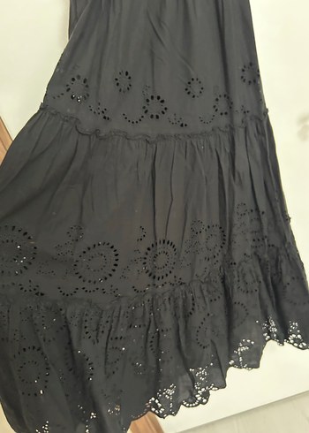 Zara Fırfırlı Nakışlı Siyah Uzun Elbise