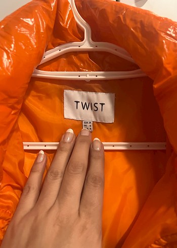Twist Parlak Turuncu Midi Kadın Kışlık Mont