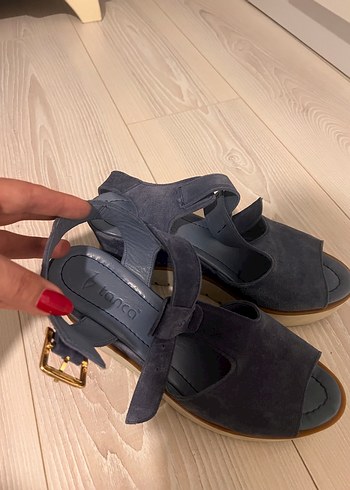 Mavi Süet Dolgu Topuklu Kadın Sandalet