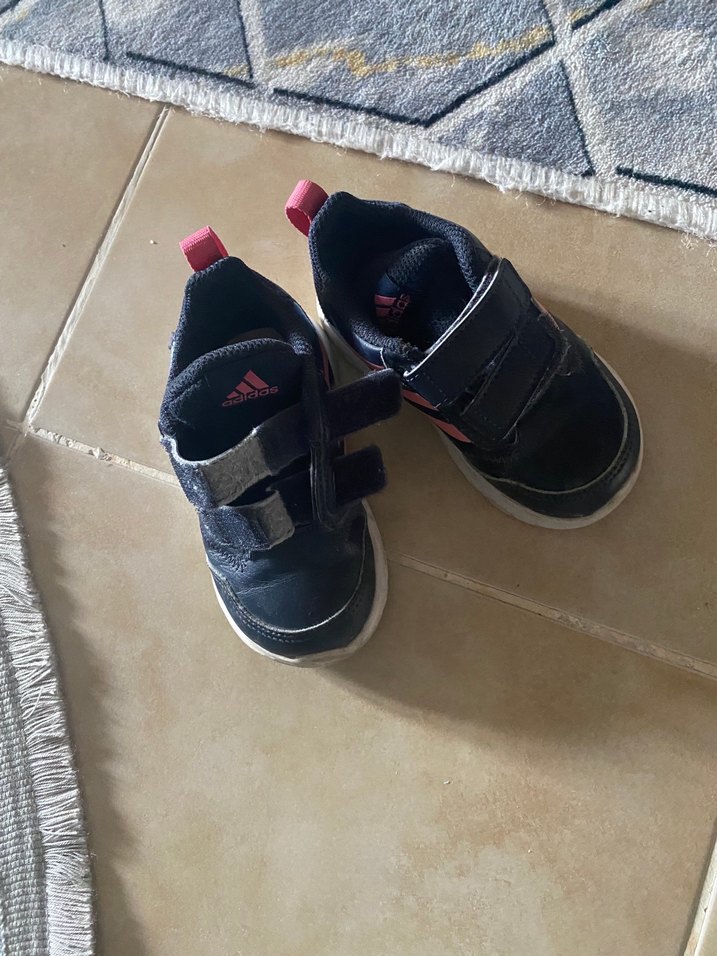 Kız Çocuk Siyah Cırt Cırtlı Spor Ayakkabı - Görsel 2