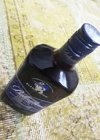 Ballantine's Finest Blended Scotch Whisky Şişesi - Görsel 3