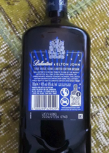 Ballantine's Finest Blended Scotch Whisky Şişesi - Görsel 2