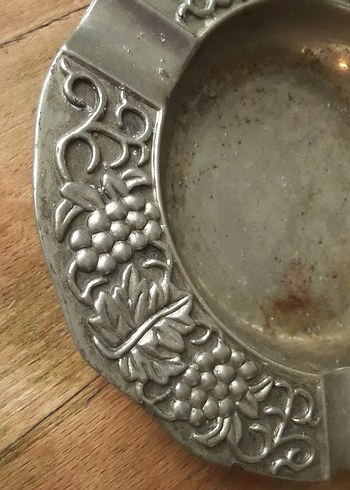 Klasik Gümüsümsü Metal Küllük - Görsel 3