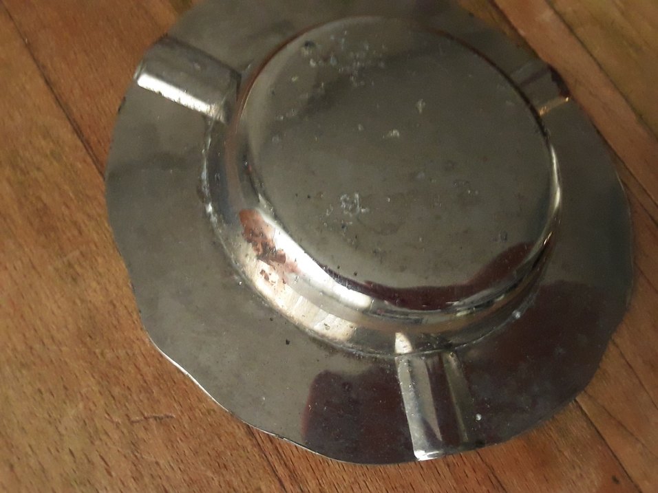 Klasik Gümüsümsü Metal Küllük - Görsel 4