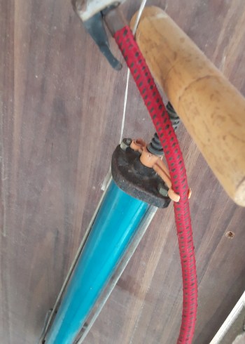 Ahşap Saplı Mavi El Pompası - Görsel 2