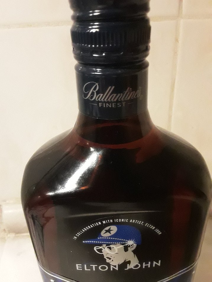 Ballantine's Finest Mavi Vintage Viski Şişesi Özel koleksiyon - Görsel 4