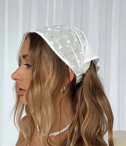 Beyaz bandana