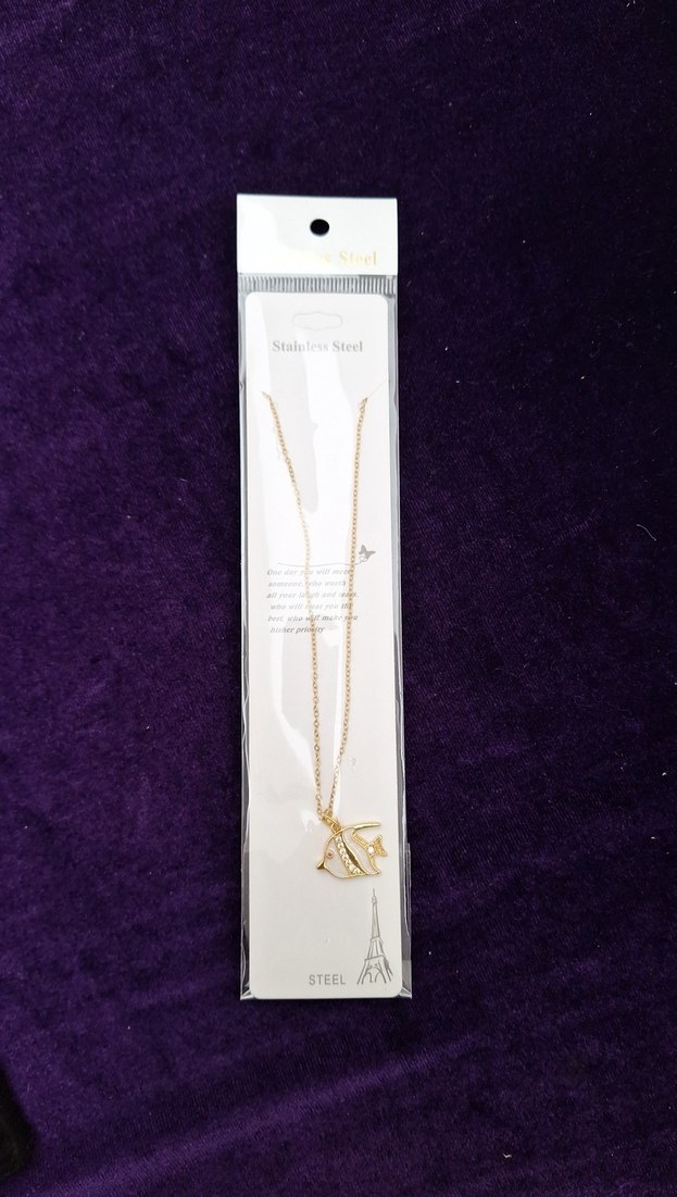 Altın Renkli Mini Balık Figürlü Zincir Kolye - Görsel 3