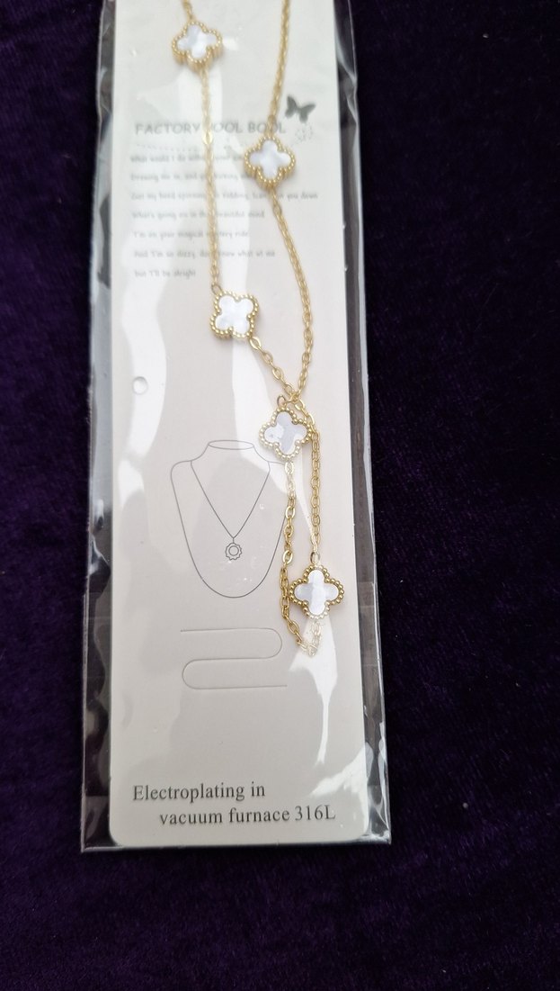 Altın Renkli Uzun Zincirli Kadın Kolye - Görsel 2