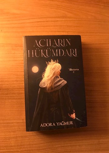 Acıların Hükümdarı - Adora Yağmur