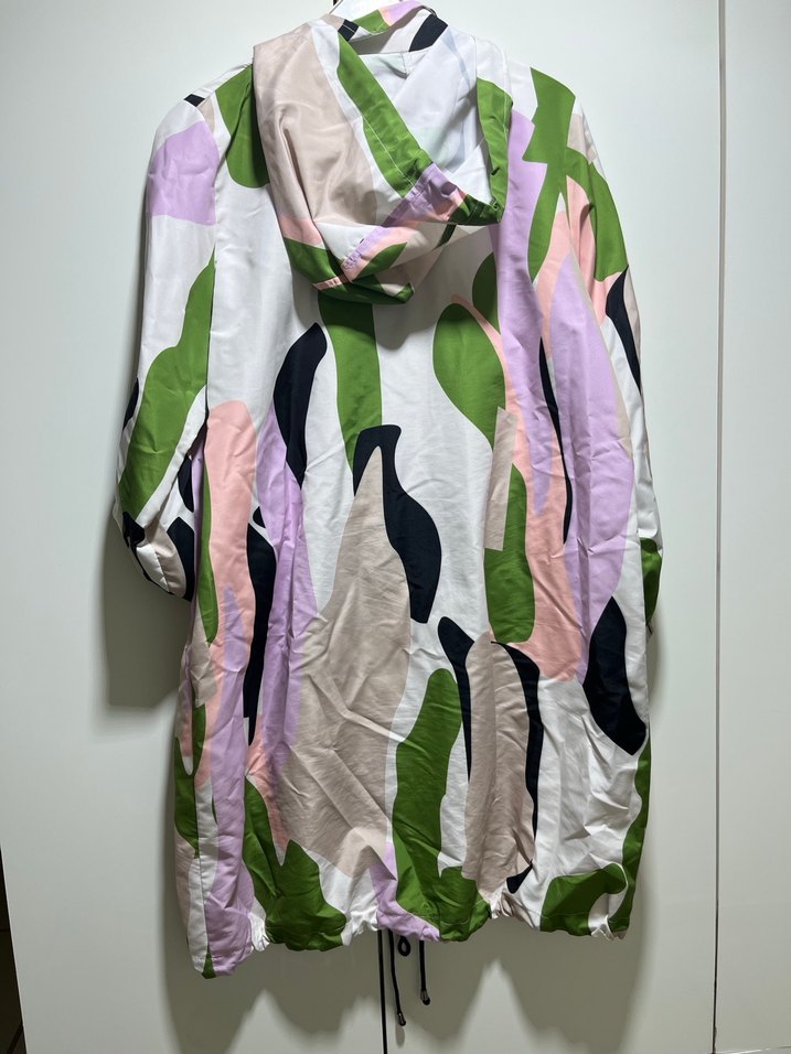 Kadın Çok Renkli Kamuflaj Kapüşonlu Yağmurluk - Görsel 2