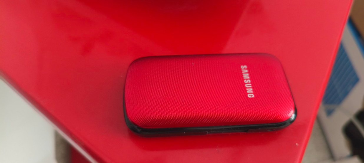 Klasik  Samsung Kapaklı Telefon..Sifir ayarinda nostalji.. - Görsel 3