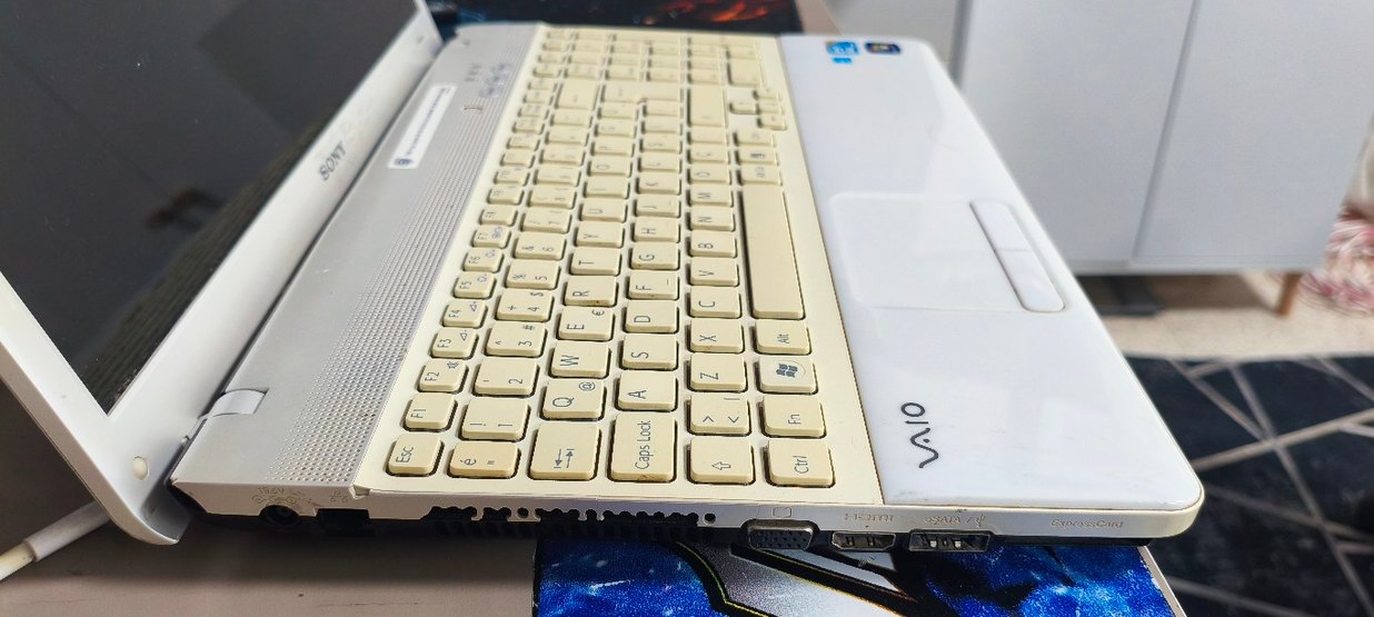 Beyaz SONY VAIO..İ3 _4GB RAM_1GB EK_320 HDD..UYGUN FİYATA - Görsel 4