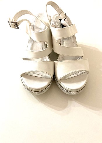 Beyaz Dolgu Topuklu Kadın Gelin Ayakkabısı - Görsel 2