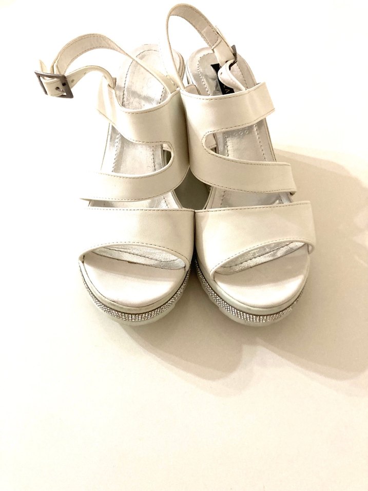 Beyaz Dolgu Topuklu Kadın Gelin Ayakkabısı - Görsel 2