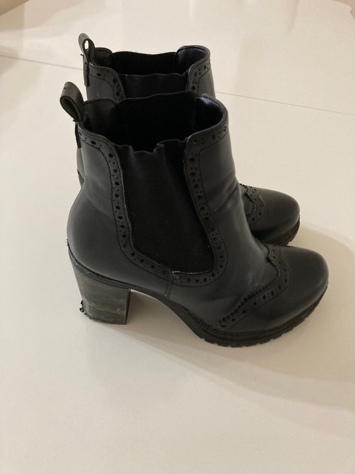 Siyah Deri Kadın Gotik Dolgu Topuklu Bot - Görsel 2