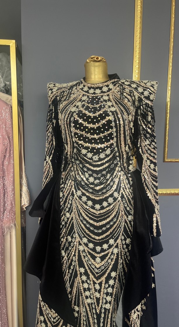 Boncuk İşlemeli Siyah Uzun Abiye Elbise - Görsel 2