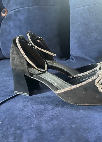 Diğer Siyah Yılan Desenli Tokalı Stiletto Topuklu Kadın Ayakkabı