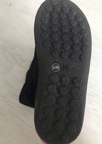 Siyah Süet Kürklü Kadın Bot - Görsel 3