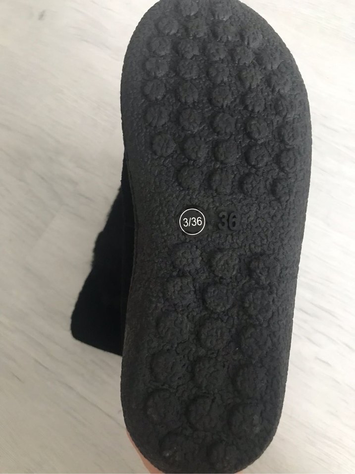 Siyah Süet Kürklü Kadın Bot - Görsel 3