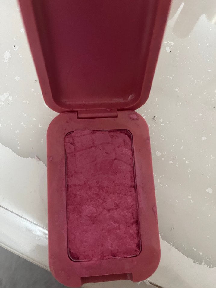 NYX Buttermelt Açık Pembe Allık - Görsel 2