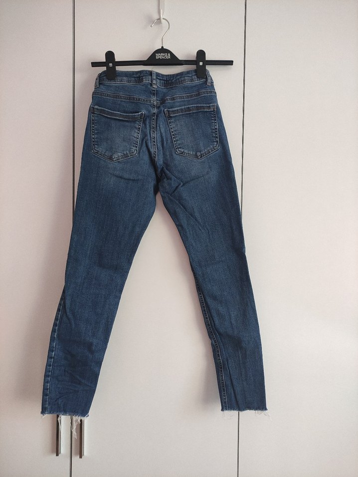 Koyu Mavi Slim Fit Denim Jean
26 36 beden — görsel 2/4