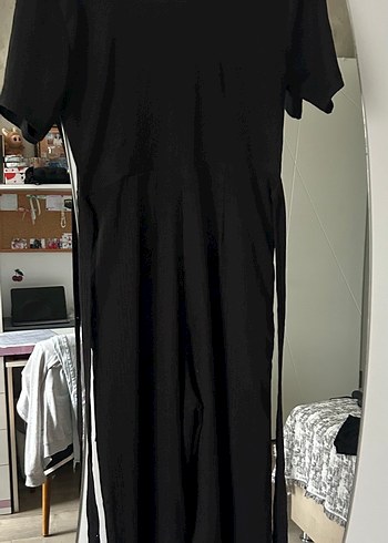 Siyah V Yaka Kısa Kollu Salaş Tulum - Görsel 3