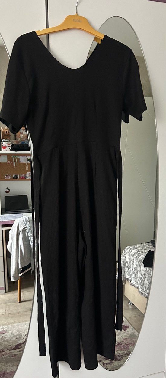 Siyah V Yaka Kısa Kollu Salaş Tulum - Görsel 3