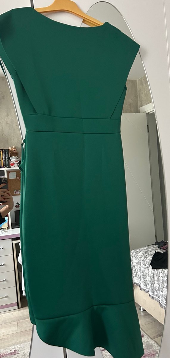 Yeşil V Yaka Fırfırlı Uzun Abiye Elbise - Görsel 2