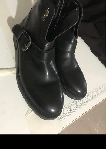 Siyah Deri Tokalı Biker Kadın Botu