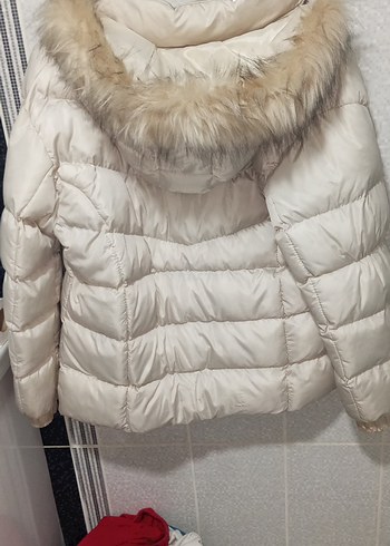 Zara Beyaz Kürklü Kadın Kışlık Mont