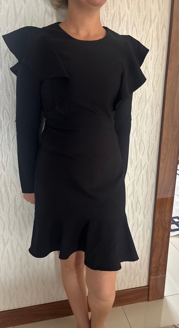 Siyah Fırfırlı Elbise - Görsel 3