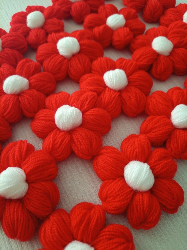 Kırmızı Beyaz El Yapımı Örgü Çiçekler 10 adet fiyatıdır - Görsel 2