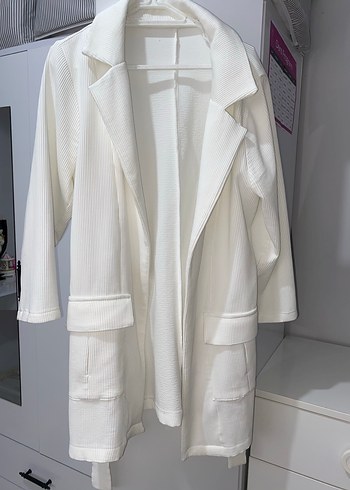 Uzun Kollu Beyaz Kadın Blazer Ceket