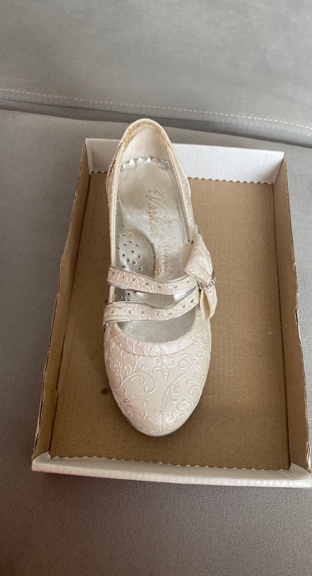 Beyaz Nakışlı Kız Babet Ayakkabı - Görsel 3