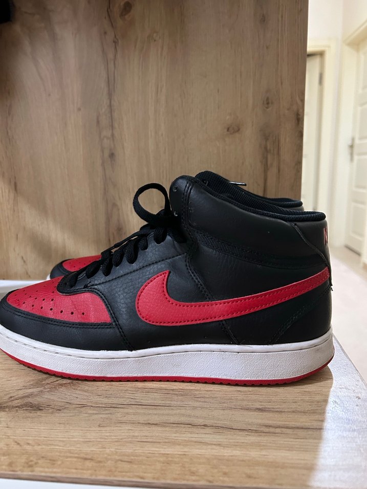 Kırmızı Siyah Bağcıklı Basketbol Ayakkabısı - Görsel 2