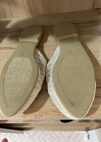 Diğer Beyaz Örgü Detaylı Kadın Dolgu Topuk Terlik
