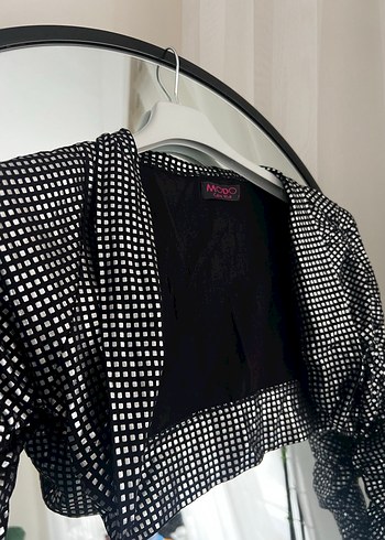 Parlak Desenli Siyah Uzun Kollu Bolero - Görsel 3