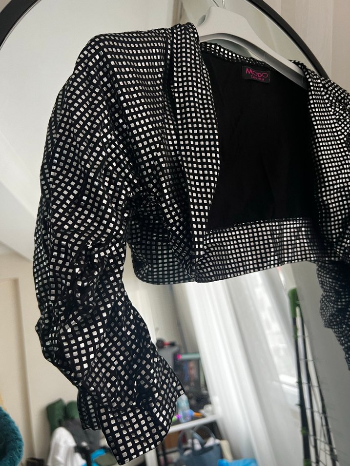 Parlak Desenli Siyah Uzun Kollu Bolero - Görsel 2