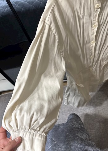 Krem Rengi cepli balon kollu kadın gömlek - Görsel 3