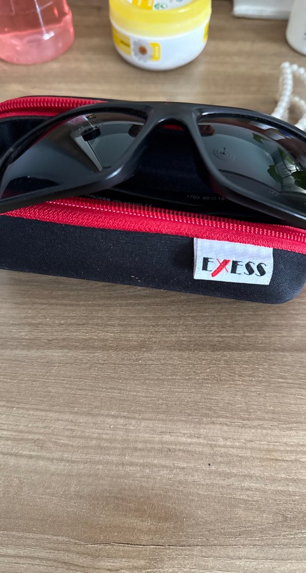 EXESS Siyah Fermuarlı Kadın Güneş Gözlüğü - Görsel 2