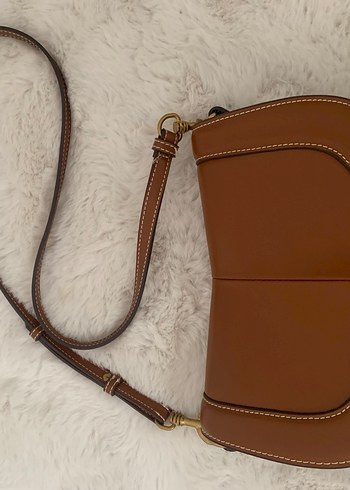 Zara çapraz askılı Klasik Şıklıkta Deri Kadın Çanta