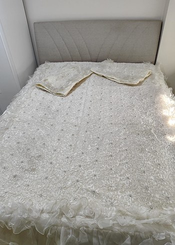 Nakışlı Kırık Beyaz  Yatak Örtüsü - Görsel 3
