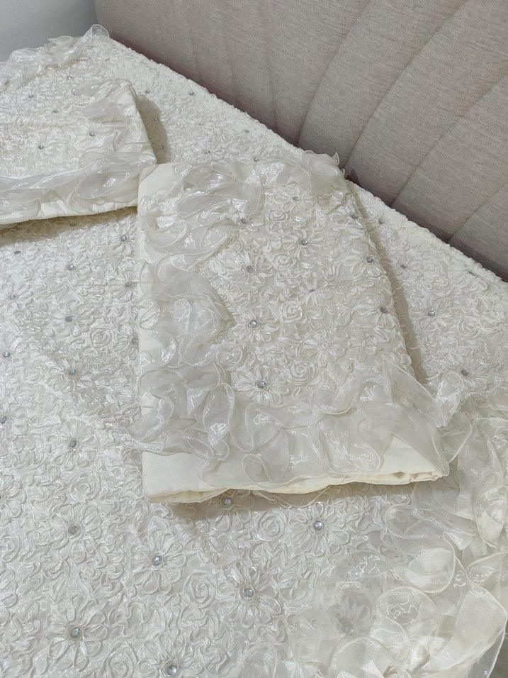 Nakışlı Kırık Beyaz  Yatak Örtüsü - Görsel 4
