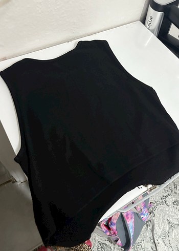 l Beden Siyah Parlak Mini İşlemeli Crop Top