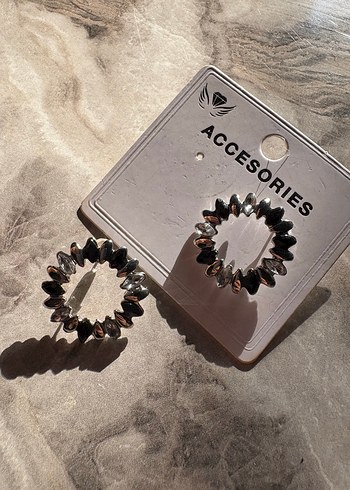 Gri Mini Simli Kadın Küpe - Görsel 3