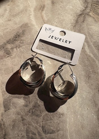 Gümüş Renkli Mini Tokalı Kadın Küpeler - Görsel 2