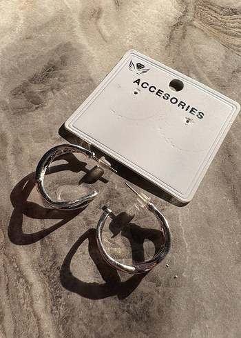 Gri Mini Tokalı Kadın Küpeler - Görsel 2