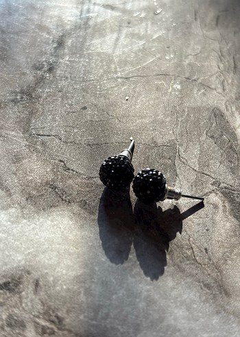 Siyah Boncuklu Mini Leopar Küpe - Görsel 2