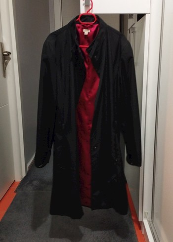 Uzun Koyu Kırmızı İç Astarlı Gotik Kadın Kaban
